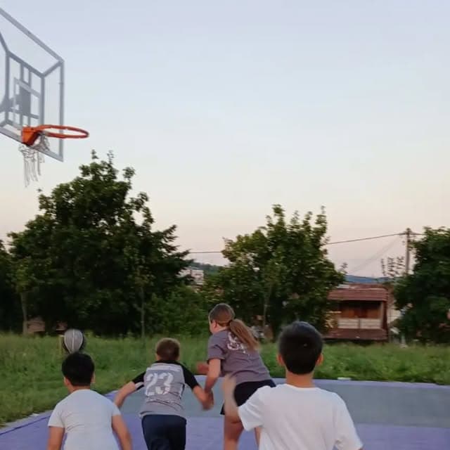 Esteban — košarka